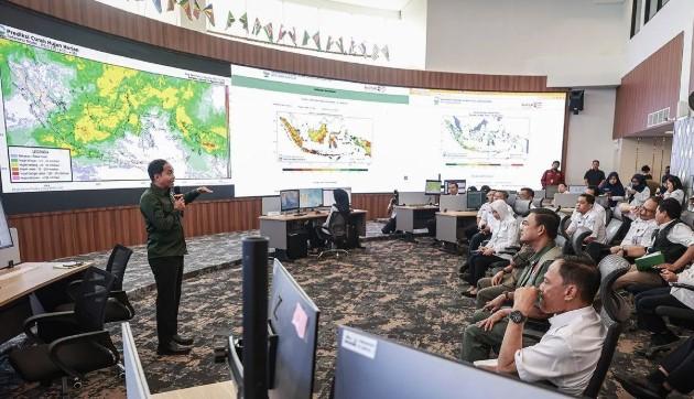 Kementerian Kehutanan: Karhutla Turun Signifikan Berkat Sinergi Teknologi dan Pasukan Pemadaman