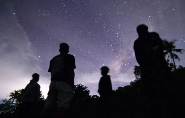 Hujan Meteor Perseid Hiasi Langit Indonesia 12–13 Agustus, Terbaik Diamati Menjelang Fajar