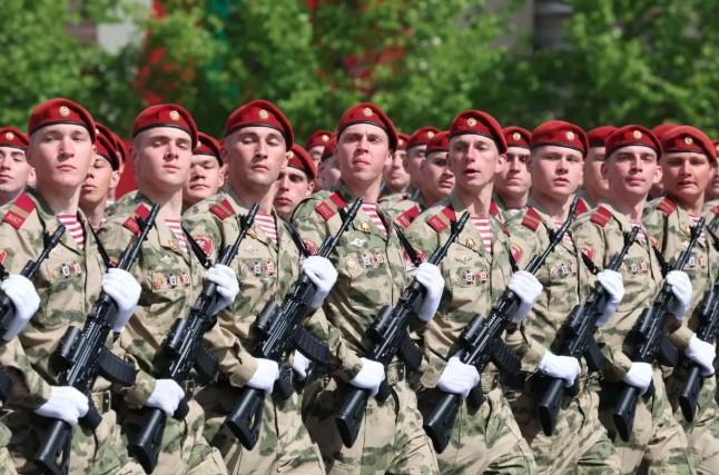 Putin Teken Dekret Larang Impor Pakaian Militer Asing Mulai 2026, Wajib Gunakan Produksi Dalam Negeri