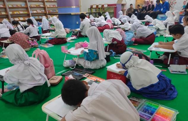 Sudin Pusip Jakbar Gencarkan Pembaruan Buku dan Pelatihan di Perpustakaan RPTRA untuk Optimalkan Layanan
