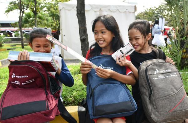 Pertamina Warnai Hari Pramuka 2025 Lewat SESAMA: Seribu Seragam Sekolah Bersama Pertamina