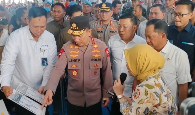 Polri Salurkan 2.424 Ton Beras dalam Gerakan Pangan Murah Serentak di Seluruh Indonesia