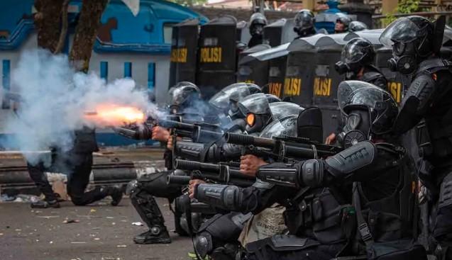 Polisi Lepaskan 22 Demonstran Usai Aksi Ricuh di Pati, 7 Orang Luka-Luka Dirawat