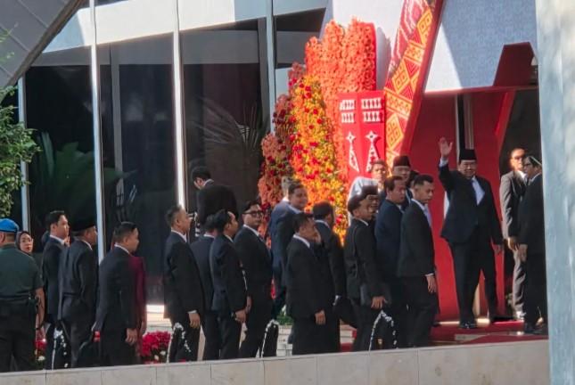 Menteri dan Pejabat Ekonomi Kabinet Merah Putih Hadiri Sidang Tahunan MPR 2025