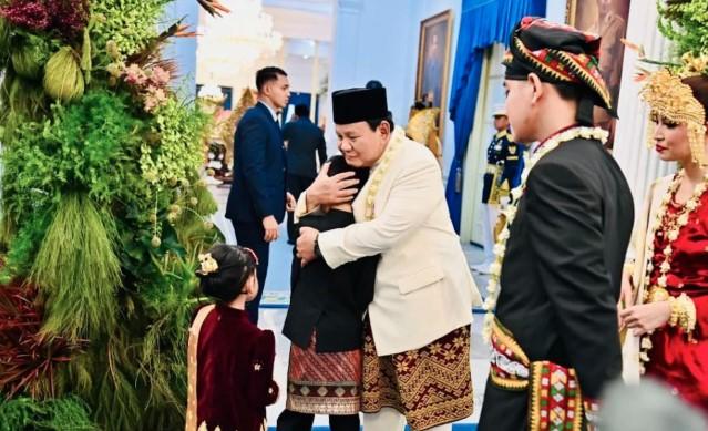 Momen Hangat Presiden Prabowo Peluk Cucu Gibran di Istana Merdeka Usai Upacara HUT RI ke-80