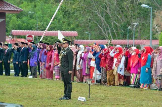 Peringatan HUT ke-80 RI di Brunei: Ratusan WNI Hadiri Upacara dengan Pakaian Adat, Tunjukkan Semangat Nasionalisme di Tanah R