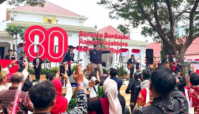 Ndarboy Genk Ajak Tamu Bergoyang di Istana Usai Upacara HUT ke-80 RI