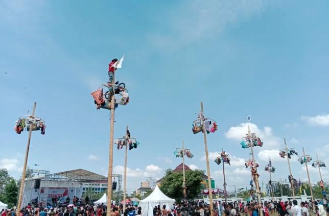 Pesta Rakyat "Begawe Pituk Olas" Meriahkan HUT ke-80 RI di Lombok Tengah dengan Lomba dan Makanan Gratis