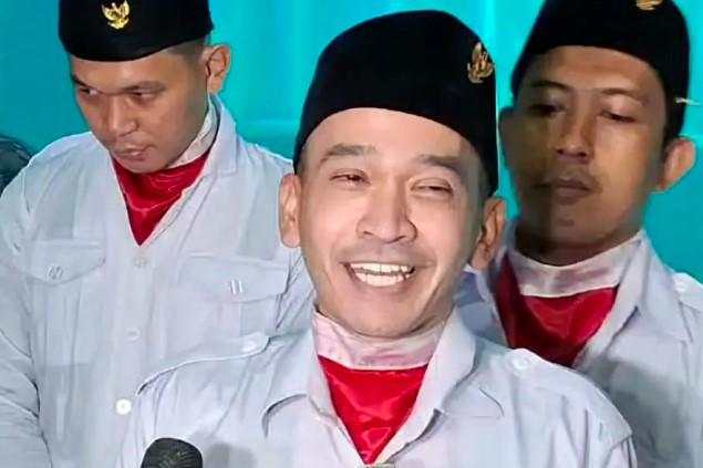 Ruben Onsu Kibarkan Bendera Merah Putih di Dalam Akuarium Hiu Sea World Ancol untuk Rayakan HUT ke-80 RI