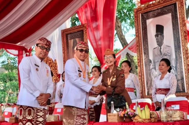 Wali Kota Denpasar Tegaskan Pentingnya Sinergi dan Gotong Royong dalam Apel HUT ke-80 RI di Lumintang