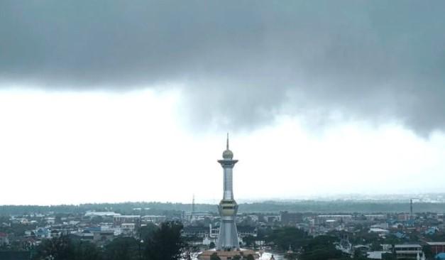BMKG: Sebagian Besar Wilayah Indonesia Diguyur Hujan pada 18 Agustus 2025