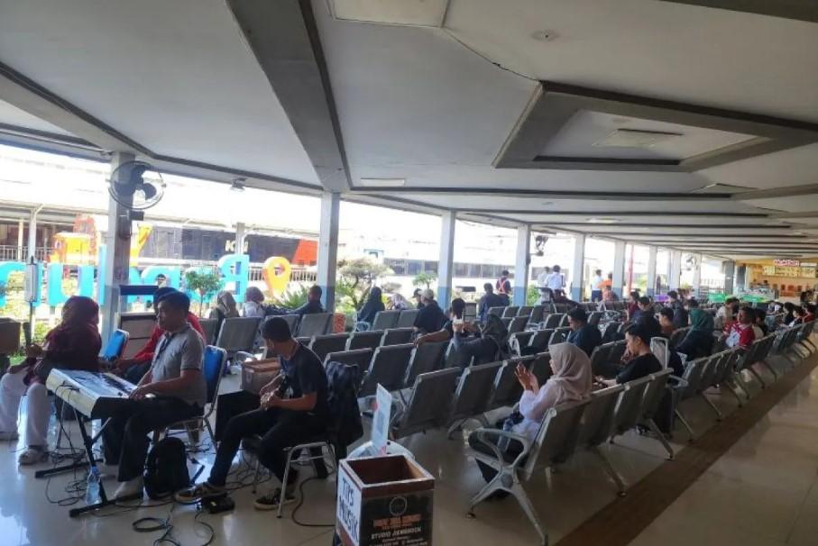 Lonjakan Penumpang Kereta di Bandung Capai 89 Ribu pada Libur Panjang HUT ke-80 RI