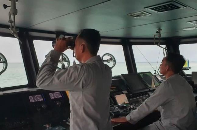 Tim SAR Perluas Pencarian Delapan ABK KM Osela yang Tenggelam di Perairan Pulau Gelasa