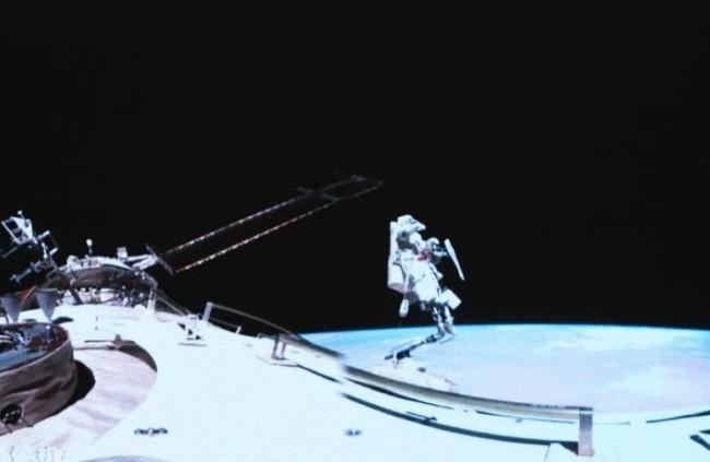Pakaian Luar Angkasa China Capai Rekor 20 Kali Spacewalk, Dukung Misi Astronaut di Orbit