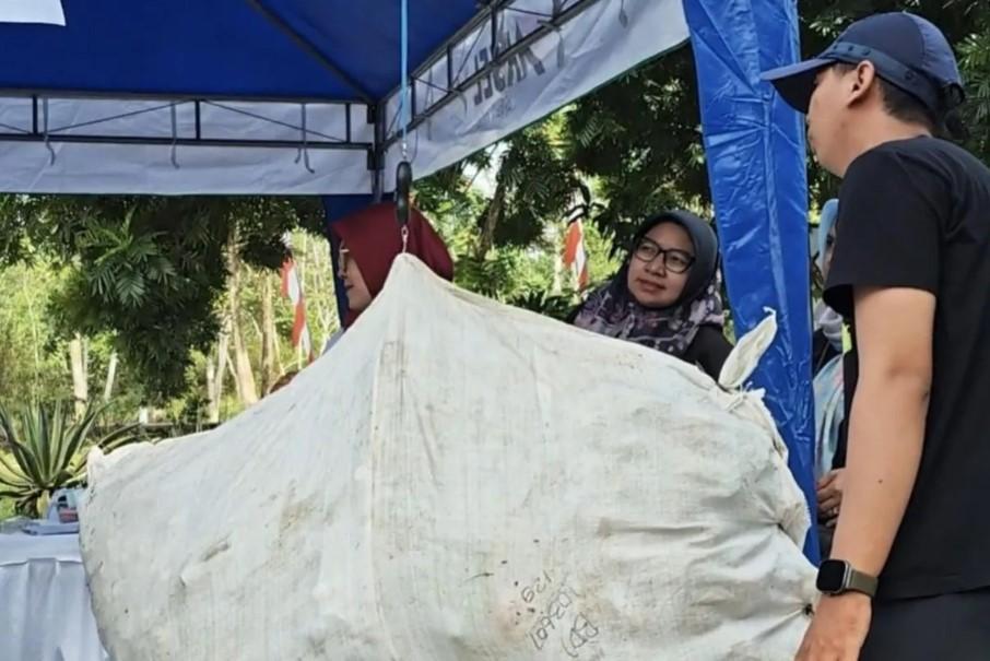 Warga Kalsel Tukar Sampah Jadi Sembako, DLH Dorong Pemanfaatan Waste to Energy