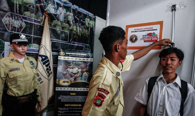 Jakarta Hari Ini: Gangguan Transjakarta, Ribuan Pengunjung Ragunan, hingga Kebakaran Apartemen
