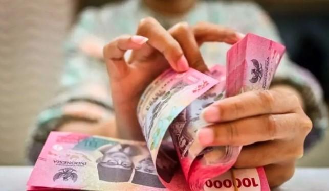 Rupiah Melemah Jadi Rp16.302 per Dolar AS, Lanjutkan Tren Penurunan Nilai