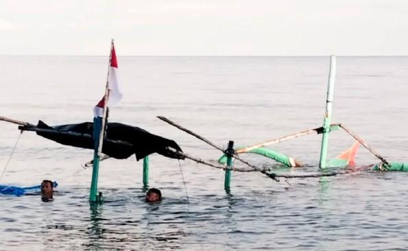 20 Perahu Layar Wisata di Pasir Putih Situbondo Tenggelam Dihantam Gelombang Tinggi dan Angin Kencang