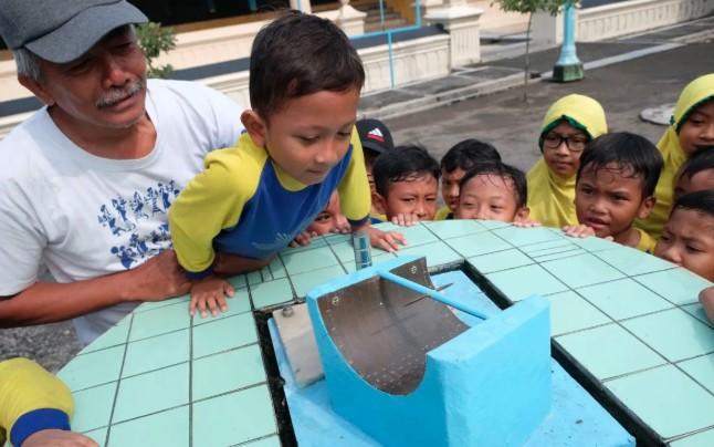 Rangkuman Humaniora 19 Agustus 2025: Anak Tak Bisa Baca Jam Analog hingga Gunung Dempo Bertambah Tinggi
