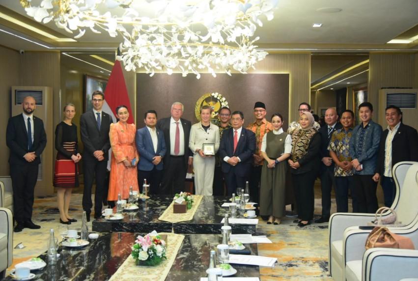 Kunjungan Parlemen Jerman ke DPR Buka Peluang Kerja Sama Pertahanan dan Dorong Perdamaian Global
