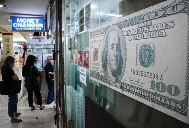 Rupiah Melemah ke Rp16.339 per Dolar AS, Dipicu Ketahanan Ekonomi AS dan Defisit Neraca Pembayaran