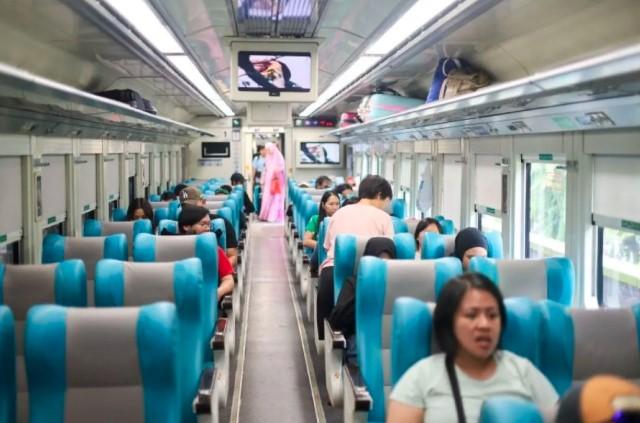 Pakar Paru Dukung Kereta Api Bebas Asap Rokok, Sebut Penting untuk Kesehatan Publik