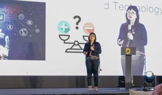 Stella Christie Tegaskan Pentingnya Pengelolaan Data Nasional untuk Hadapi Tantangan AI