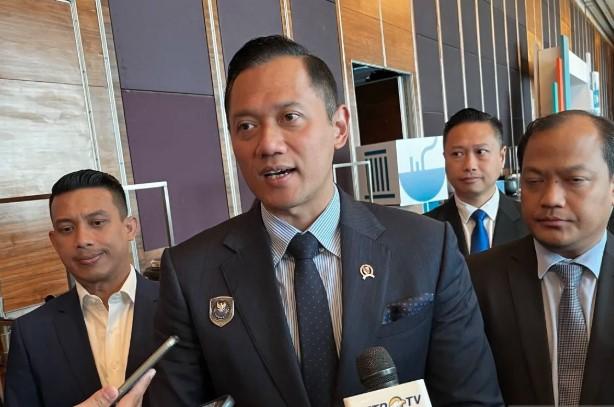 AHY Tanggapi Usulan Gerbong Khusus Perokok, Tegaskan Fokus Pemerintah pada Konektivitas Transportasi