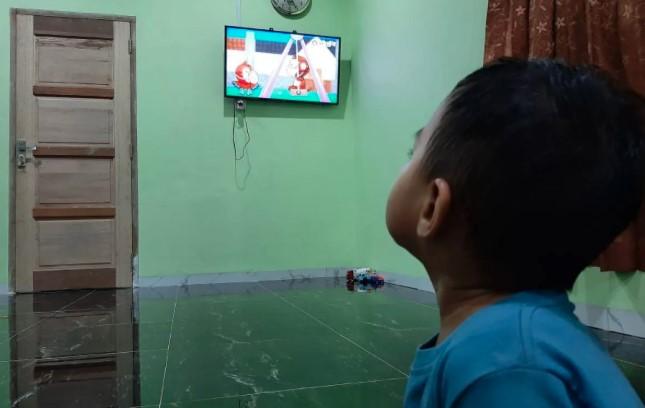 Psikolog UI Ingatkan Dampak Tayangan Televisi bagi Anak: Antara Sarana Belajar dan Risiko Perilaku Negatif