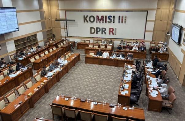 Komisi III DPR Usulkan Restorative Justice dan Plea Bargaining Masuk dalam Revisi UU KUHAP