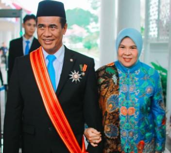 Mentan Amran Terima Anugerah Bintang Mahaputra Adipurna dari Presiden Prabowo