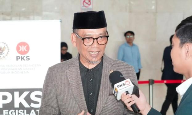 DPR Tegaskan Pengelolaan Haji dan Umrah Resmi Beralih ke Kementerian Baru Mulai 2025