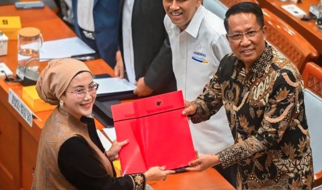 DPR Sahkan UU Penyelenggaraan Haji dan Umrah, Bentuk Kementerian Khusus dan Atur Kuota Nonkuota