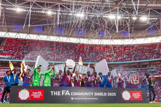 FA Selidiki Spanduk Kontroversial Suporter Crystal Palace yang Sindir Pemilik Nottingham Forest
