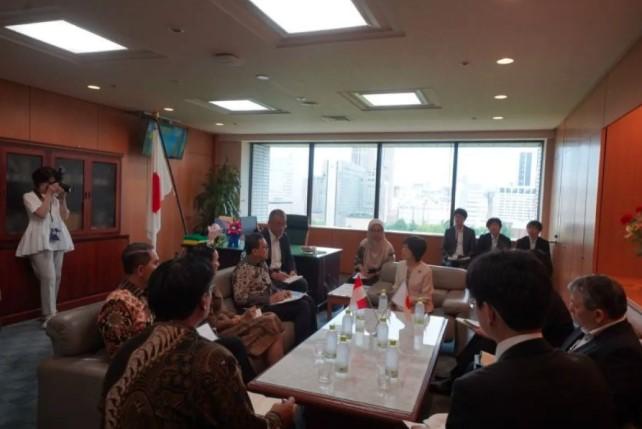 Menteri P2MI Dorong Perluasan Penempatan Pekerja Migran Indonesia ke Jepang di Sektor Perawatan dan Keperawatan
