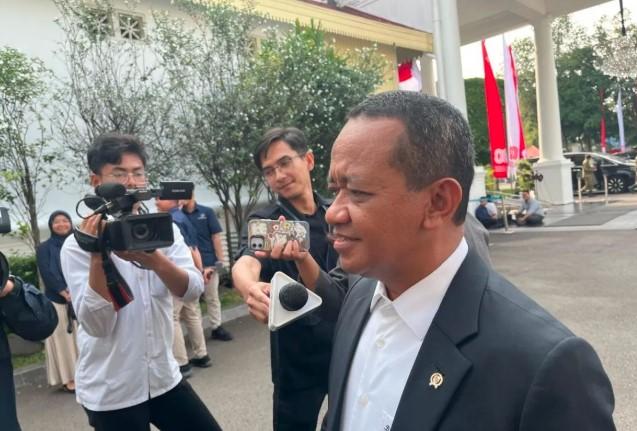 Pemerintah Targetkan 5.700 Desa Teraliri Listrik pada 2029–2030, Bahlil: Ini Urusan Rakyat Kecil