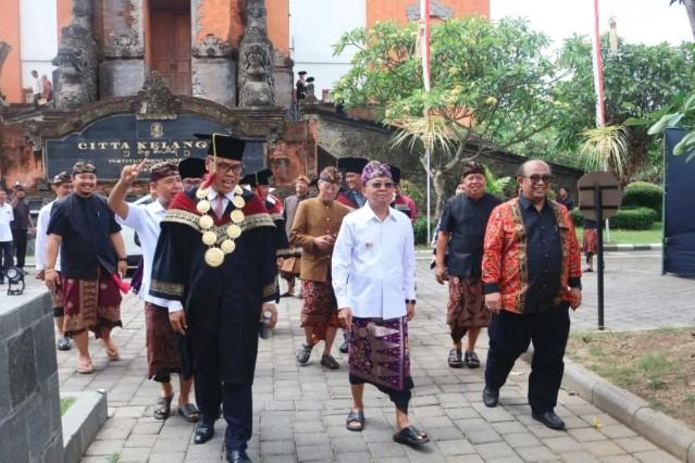 Gubernur Bali Hibahkan Tanah untuk ISI Bali, Dukung Penguatan Pendidikan dan Pelestarian Seni Budaya