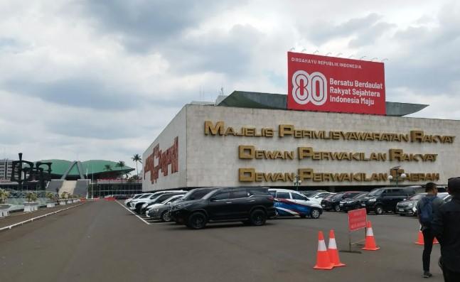 Ahmad Sahroni Imbau Buruh Aksi Damai di DPR, Ingatkan Tidak Ada Penunggang Kepentingan