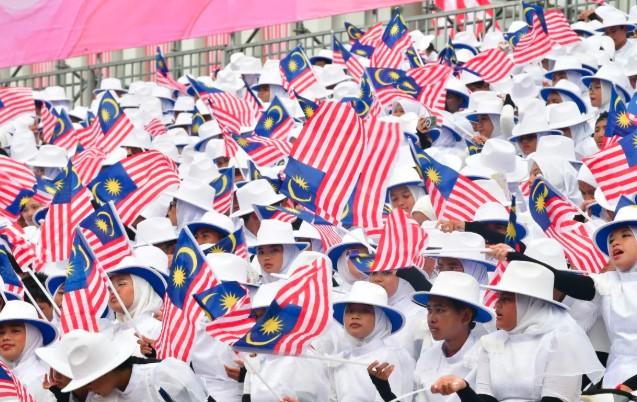 68 Tahun Malaysia Merdeka, Perayaan Dimeriahkan Atraksi Alutsista Udara dan Karnaval Rakyat di Putrajaya
