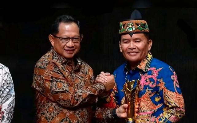 Gubernur Kalteng Agustiar Sabran Raih Penghargaan Nasional Berkat Inovasi Pendidikan Merata Hingga Pedalaman