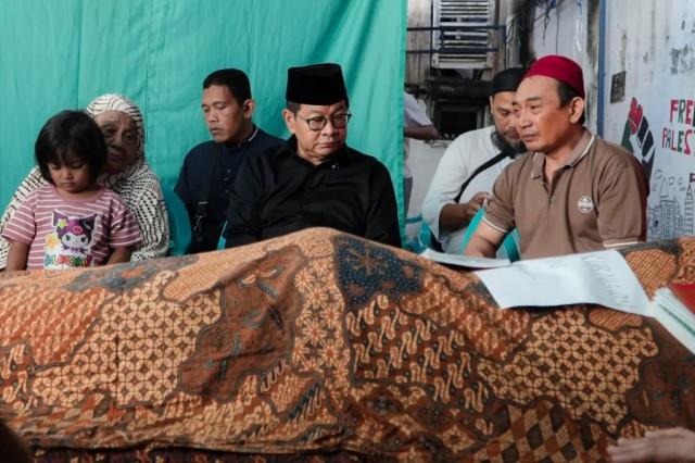 Gubernur Pramono Anung Melayat dan Janjikan Perlindungan Penuh untuk Keluarga Ojol Korban Kerusuhan Demonstrasi