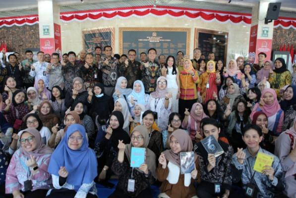 Lewat Buku, Sekjen DPD RI Ajak Masyarakat Bertumbuh dalam Wawasan dan Empati