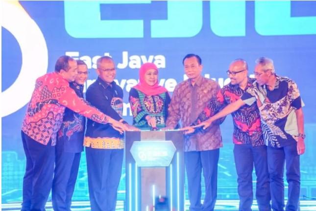 EJIES 2025 Cetak 19.720 Karya Inovasi, Khofifah Tegaskan Jatim sebagai Episentrum Pendidikan Nasional