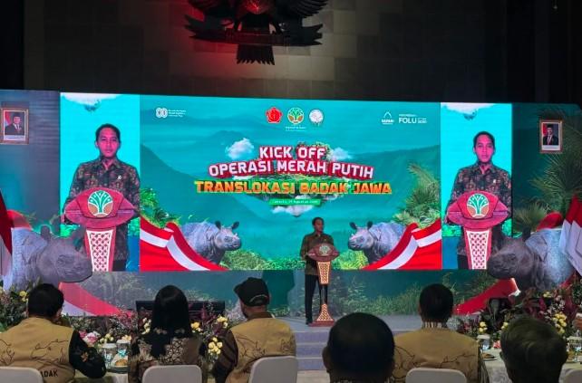 Menteri Kehutanan Sebut Penyelamatan Badak Jawa sebagai Pertobatan Ekologis, Dua Individu Mulai Ditranslokasi