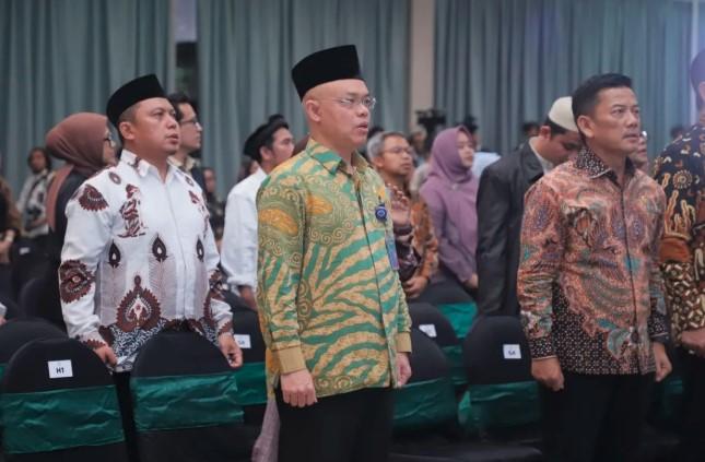 Kemnaker Raih Penghargaan Baznas Awards 2025, Diganjar sebagai Menteri Pendukung Zakat