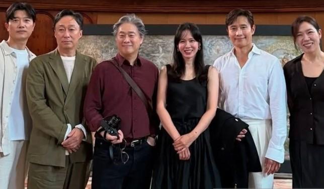 Park Chan-wook Butuh 20 Tahun Wujudkan Film "No Other Choice" yang Tuai Standing Ovation di Venesia