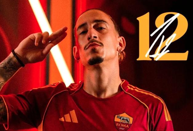AS Roma Resmi Pinjam Kostas Tsimikas dari Liverpool untuk Musim 2025/2026