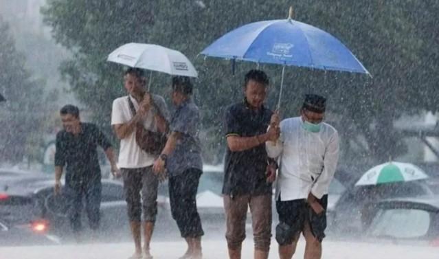 BMKG Prakirakan Hujan Melanda Mayoritas Wilayah Indonesia, Waspadai Petir di Beberapa Kota
