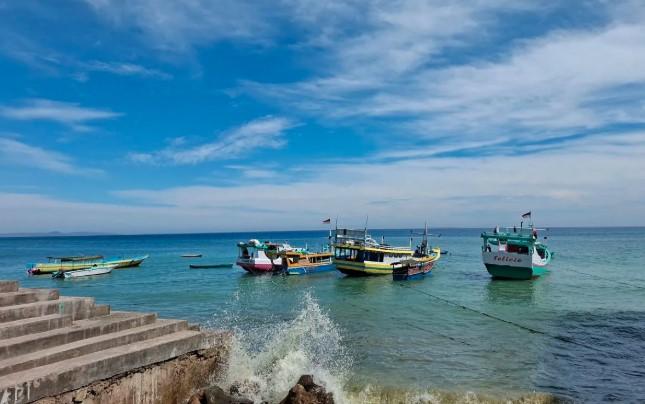 BMKG Peringatkan Gelombang hingga 2,5 Meter di Perairan NTT, Berlaku hingga 6 September