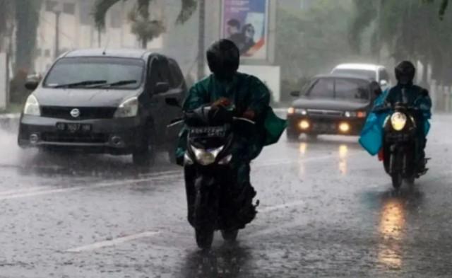 BMKG Peringatkan Hujan Deras, Angin Kencang, dan Rob di Sejumlah Wilayah Indonesia Hari Ini